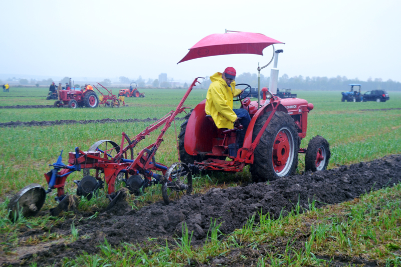 Stormont County Plowing Match draws crowds on Thanksgiving weekend