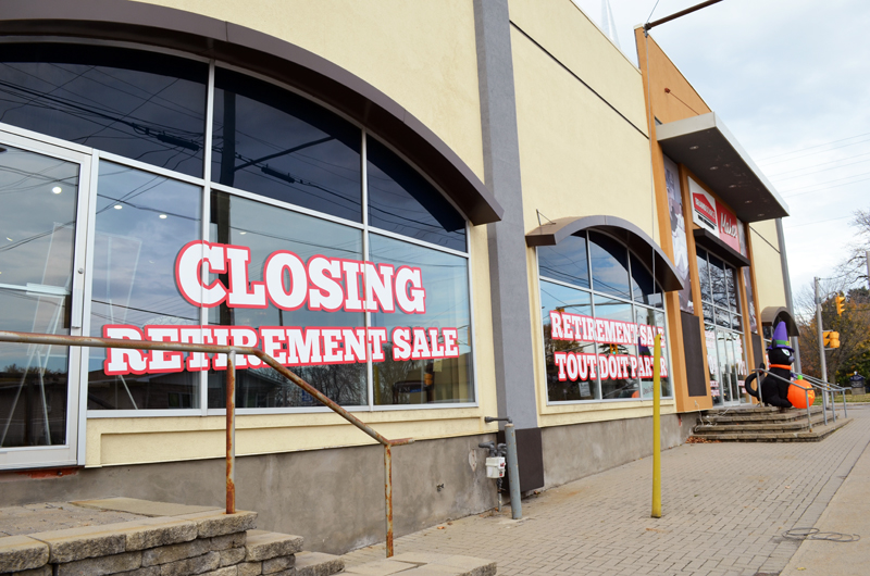 Maheu Furniture closing