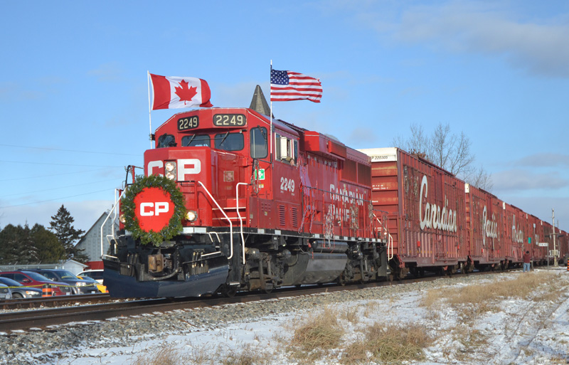CP Holiday Train rolls into Finch