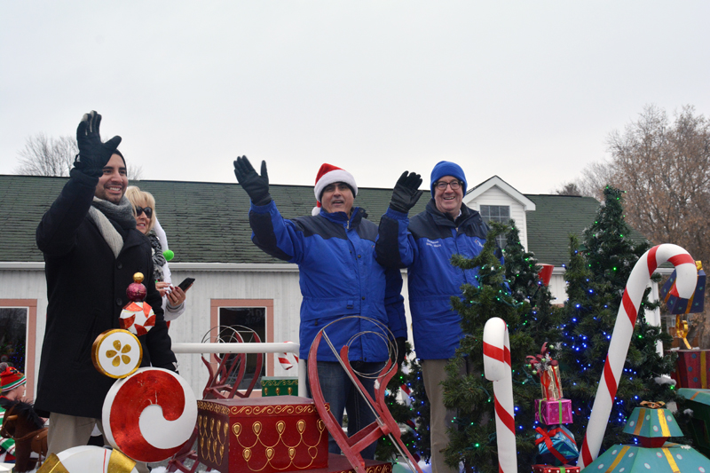 Santa Claus visits Metcalfe