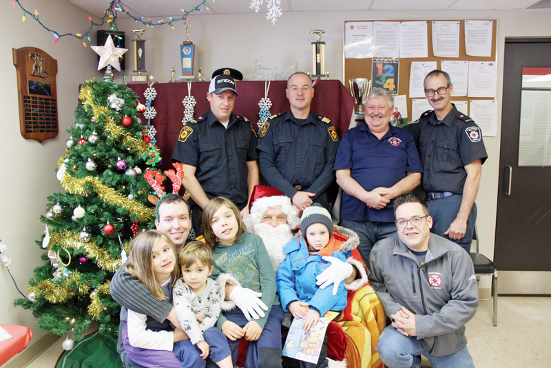 Santa arrives in Newington