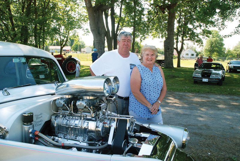 Father’s Day village drive in Metcalfe