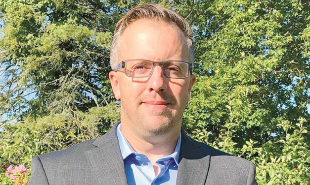 Hallville resident runs for North Dundas councillor