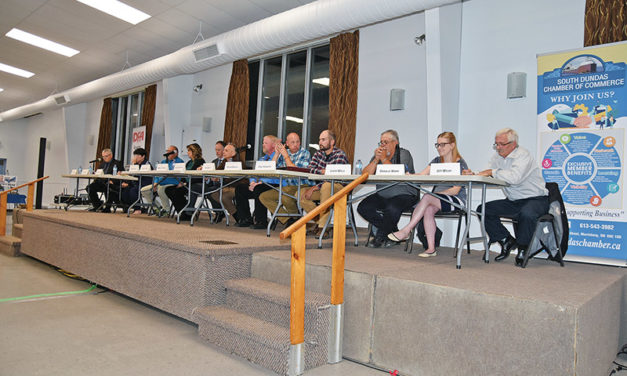 Crowd gathers at Matilda Hall to question South Dundas electoral candidates