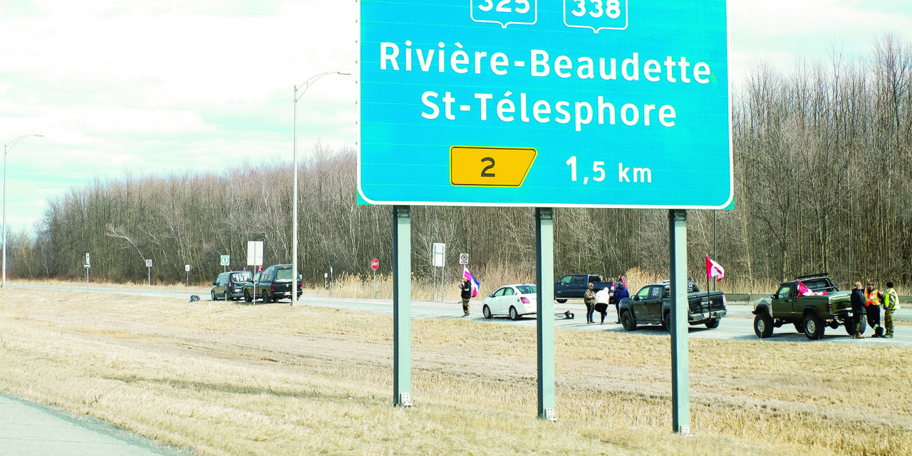 401 Ontario/Quebec border carbon tax protest fails to draw significant numbers