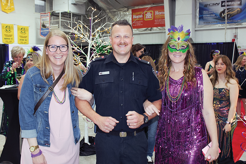 Heroes in Actions: Firefighters proudly escort women through Mardi Gras