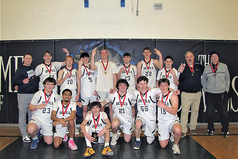 NDDHS senior boys’ basketball team wins SD&G for third consecutive season