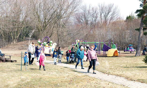 Sunshine and community spirit draws large crowd to Matilda Easter Egg hunt