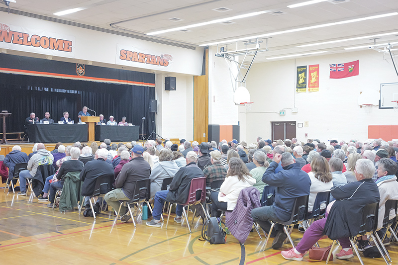 Best behaviour at second all-candidates meeting in South Dundas